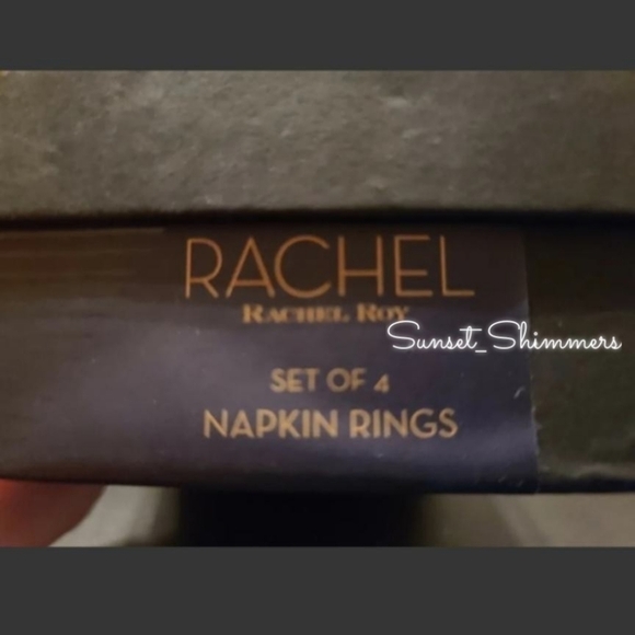 𝅺4PC Set Silver Hanukkah Napkin Rings Rhinestone Crystal Minorah 2.5" New - Picture 4 of 8